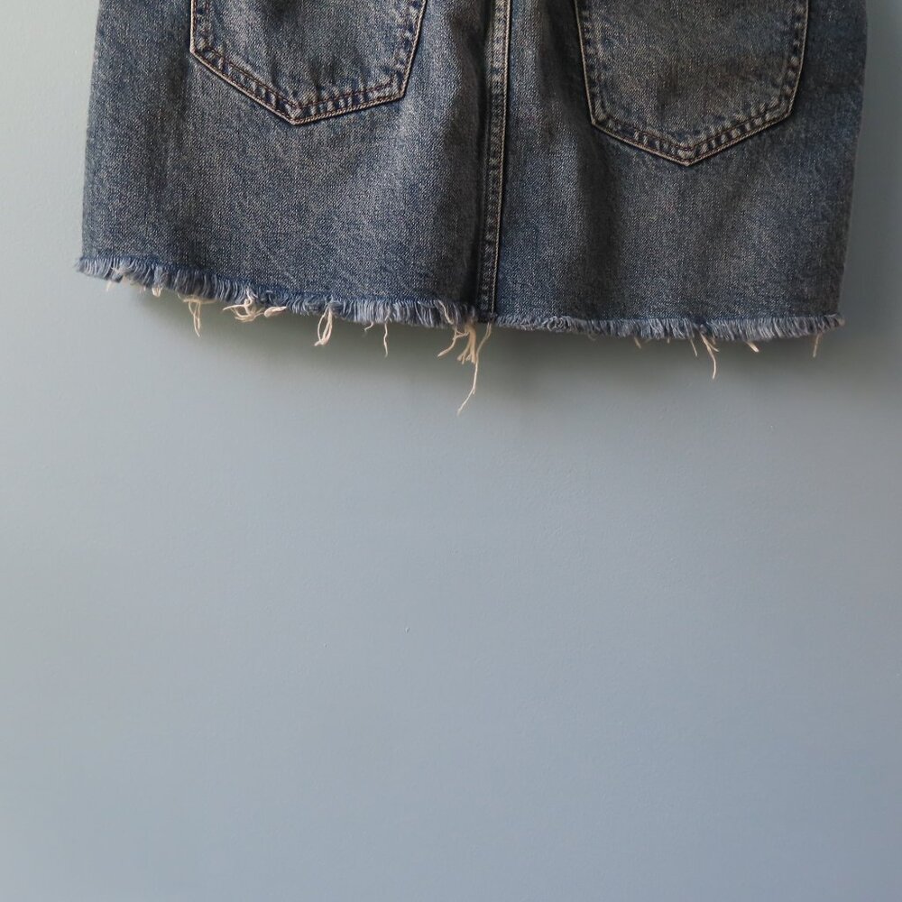 We the Free Zip it Up Denim Mini Skirt Distressed Frayed Raw Hem Blue Size 28 - Picture 7 of 12